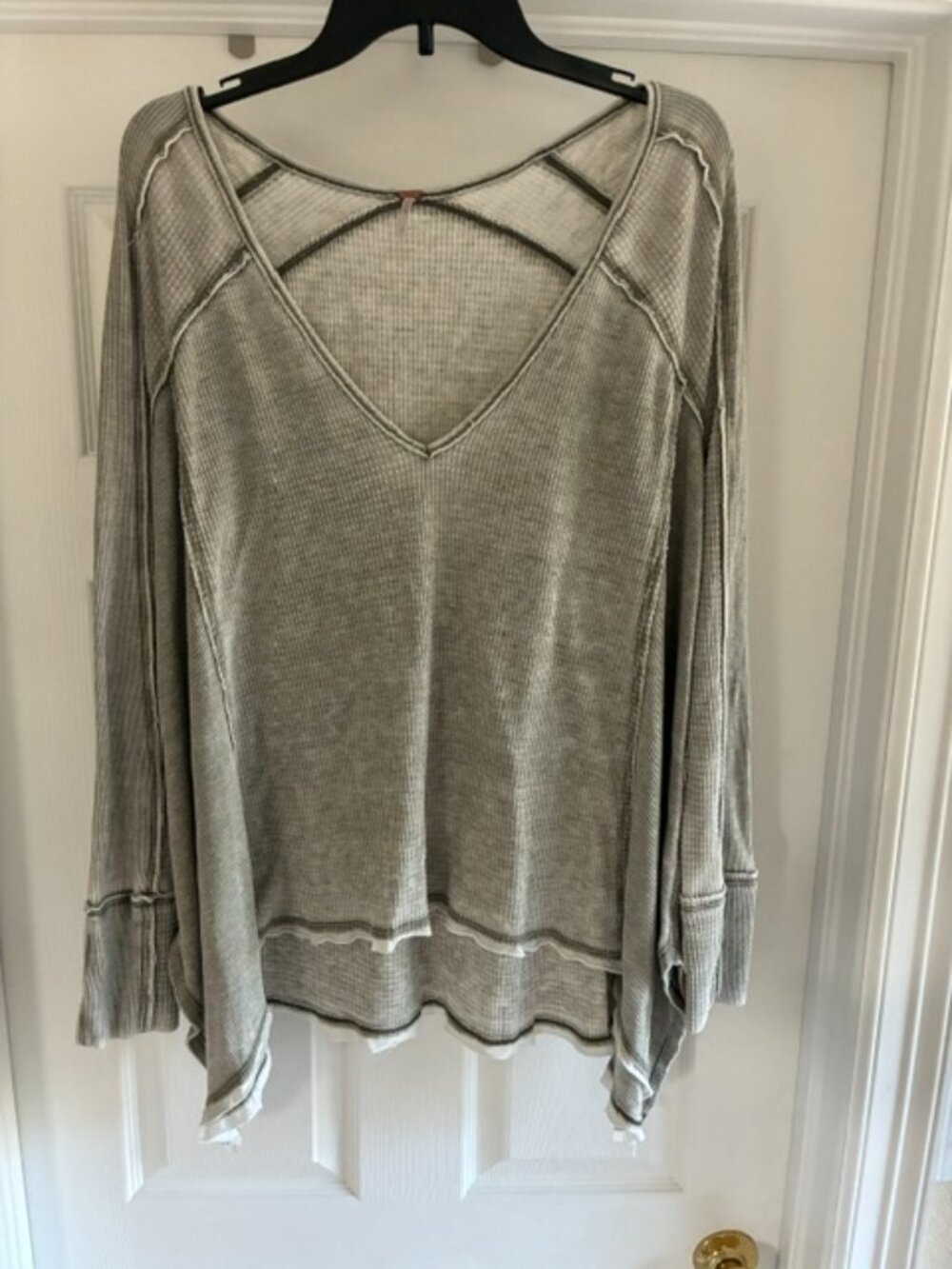Free People Gray Waffle Knit Long Sleeve V-Neck Top, size small